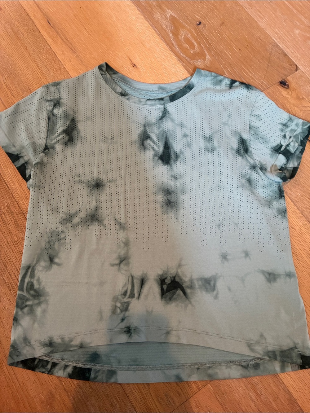 lululemon athletica Short Sleeve Tie-Dye Tee in Sage Green and Dark Green